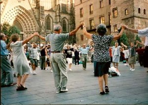 The Sardana, the national dance of Catalunya (credit: mylloret.com)